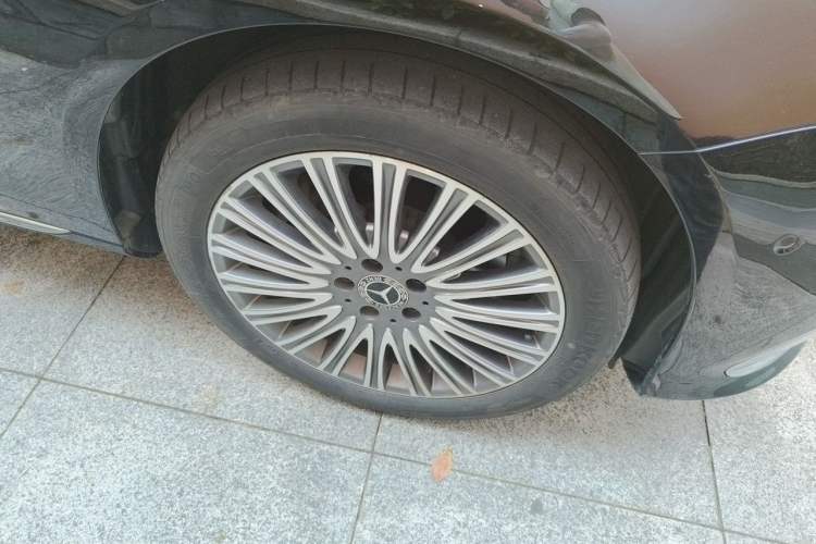 Used Mercedes-Benz E-Class 2021 E 300 L Stylish Model Right Front Wheel Hub