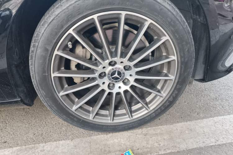 Used Mercedes-Benz E-Class 2021 Facelift E 260 L Right Front Wheel Hub