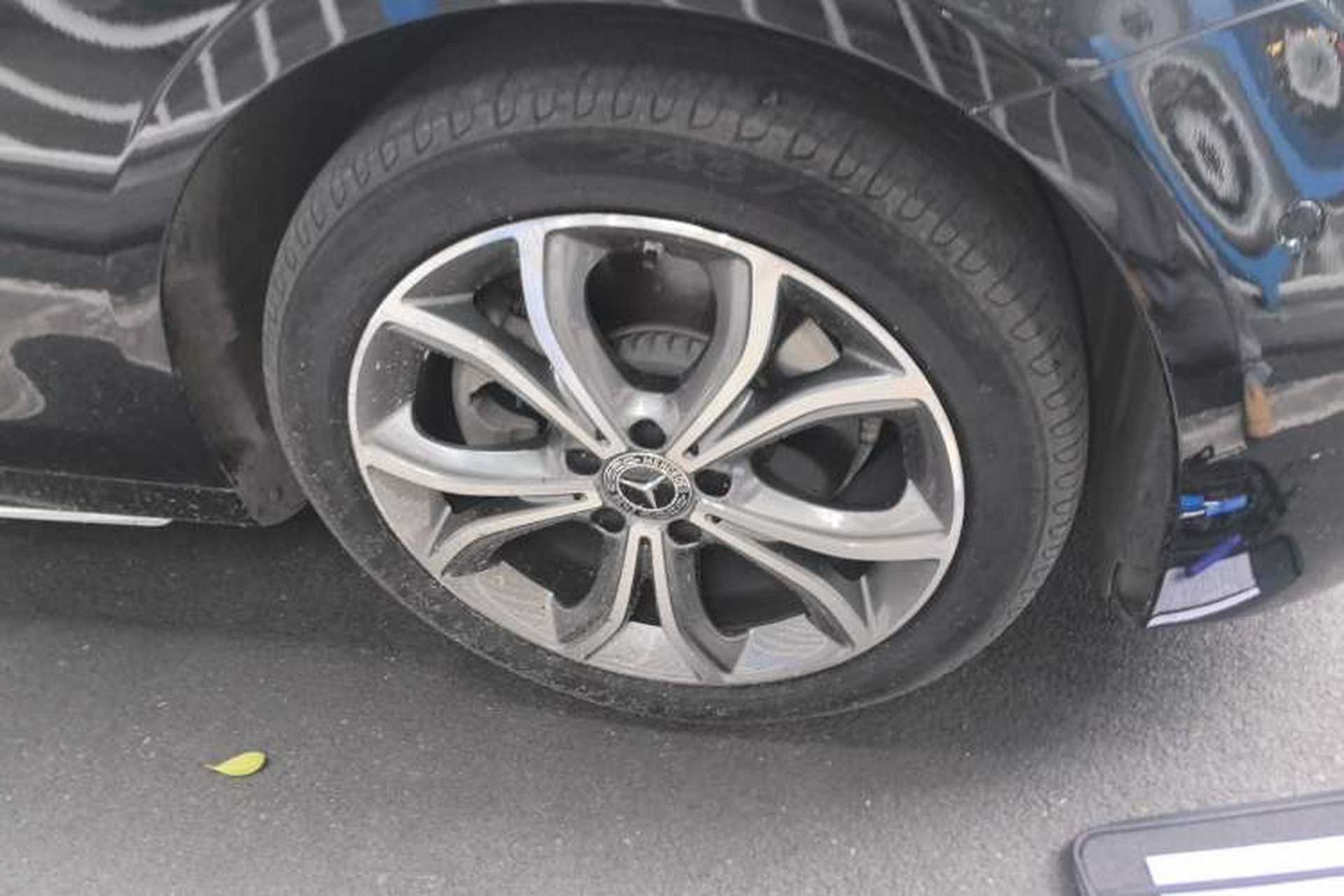 Used Mercedes-Benz E-Class 2021 E 300 L Sporty and Stylish Model Right Front Wheel Hub
