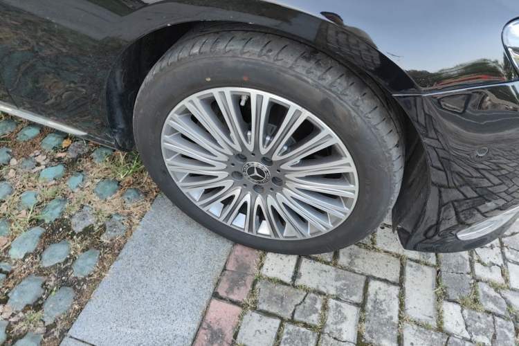 Used Mercedes-Benz E-Class 2021 Facelift E 300 L Stylish Edition Right Front Wheel Hub