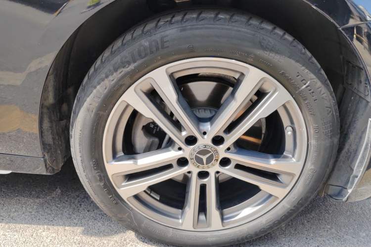 Used Mercedes-Benz E-Class 2021 E 260 L Sport Edition Right Front Wheel Hub