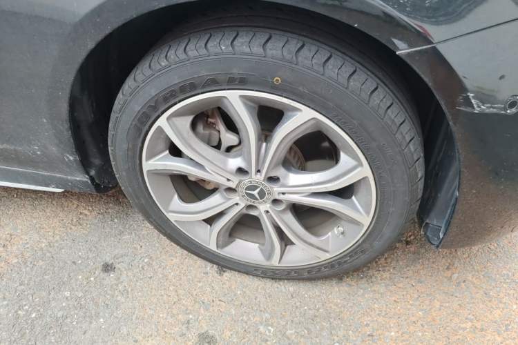 Used Mercedes-Benz E-Class 2021 E 300 L Sport Luxury Edition Right Front Wheel Hub