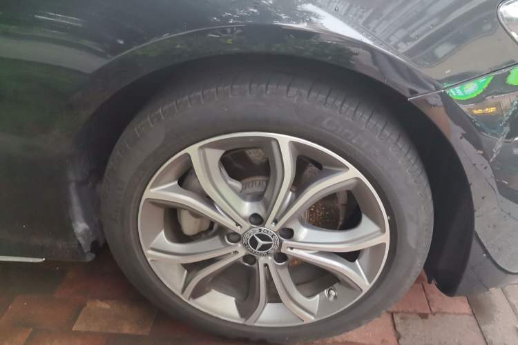 Used Mercedes-Benz E-Class 2021 E 300 L Sport Luxury Edition Right Front Wheel Hub