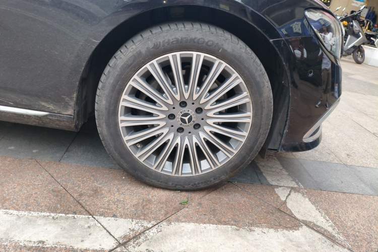 Used Mercedes-Benz E-Class 2021 Restyled E 300 L Luxury Edition Right Front Wheel Hub