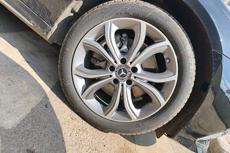 Used Mercedes-Benz E-Class 2021 Restyled E 300 L Sporty and Stylish Edition Right Front Wheel Hub