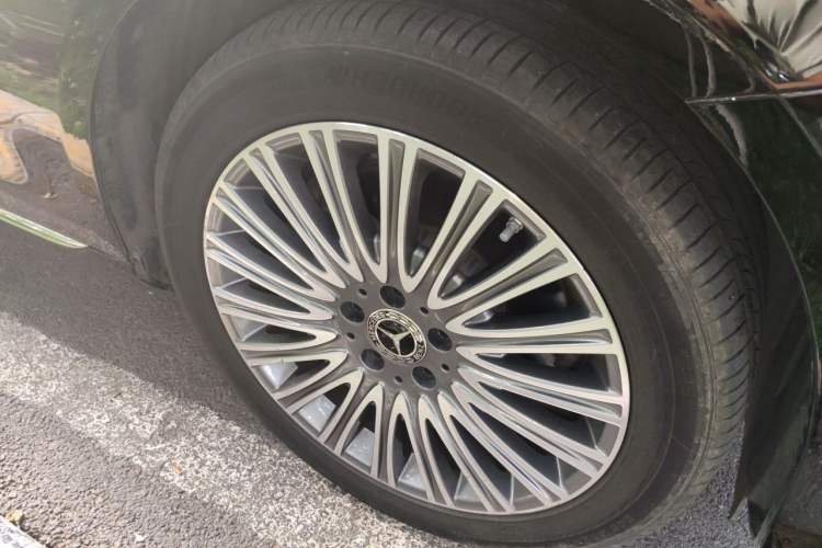 Used Mercedes-Benz E-Class 2021 Facelifted E 300 L Prestige Edition Right Front Wheel Hub