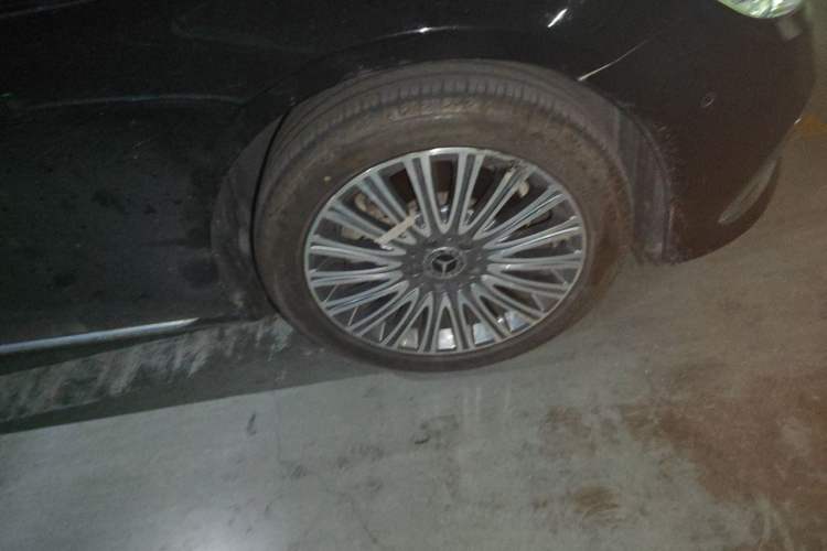 Used Mercedes-Benz E-Class 2021 E 300 L Premium Edition Right Front Wheel Hub