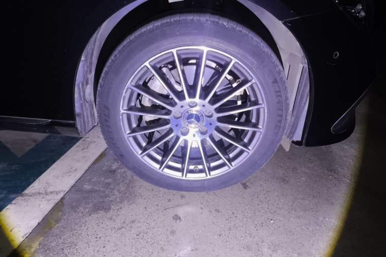 Used Mercedes-Benz E-Class 2021 E 260 L Right Front Wheel Hub