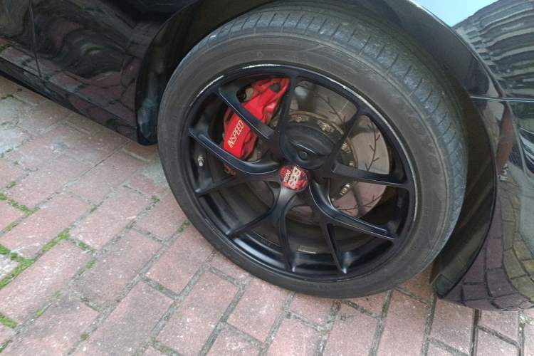 Used Mercedes-Benz E-Class 2021 E 260 Stylish Sports Edition Right Front Wheel Hub