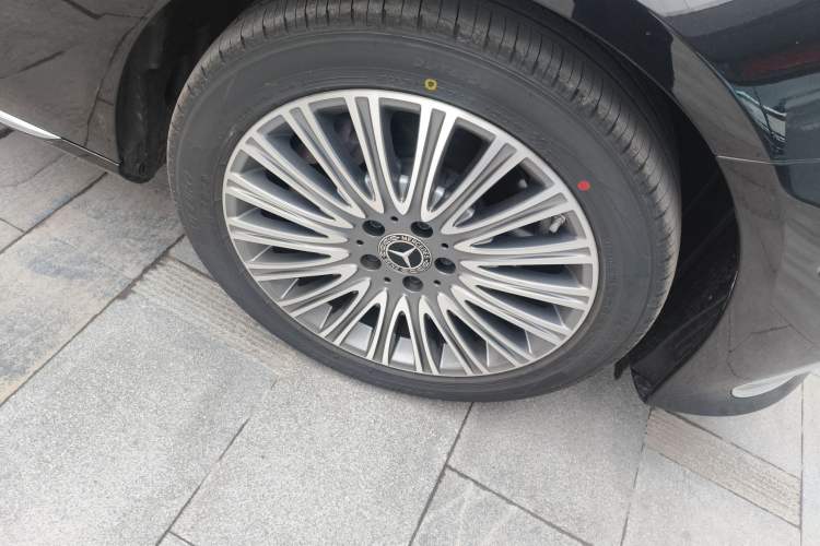 Used Mercedes-Benz E-Class 2021 Facelift E 300 L Stylish Edition Right Front Wheel Hub