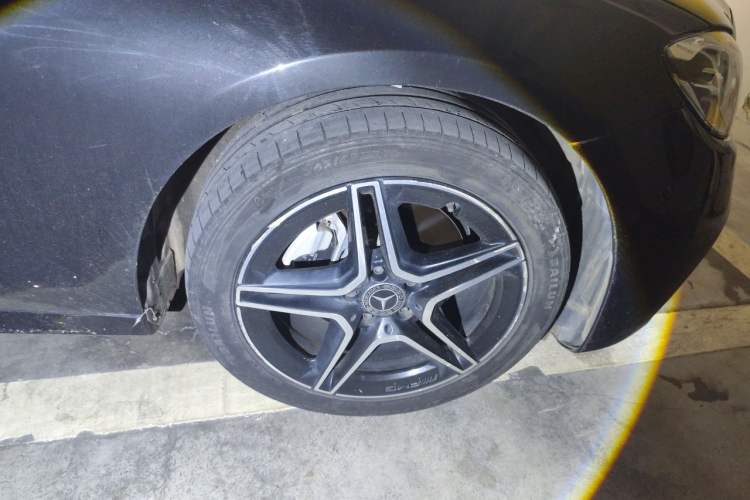 Used Mercedes-Benz E-Class 2021 Updated E 260 Fashion Sport Edition Right Front Wheel Hub