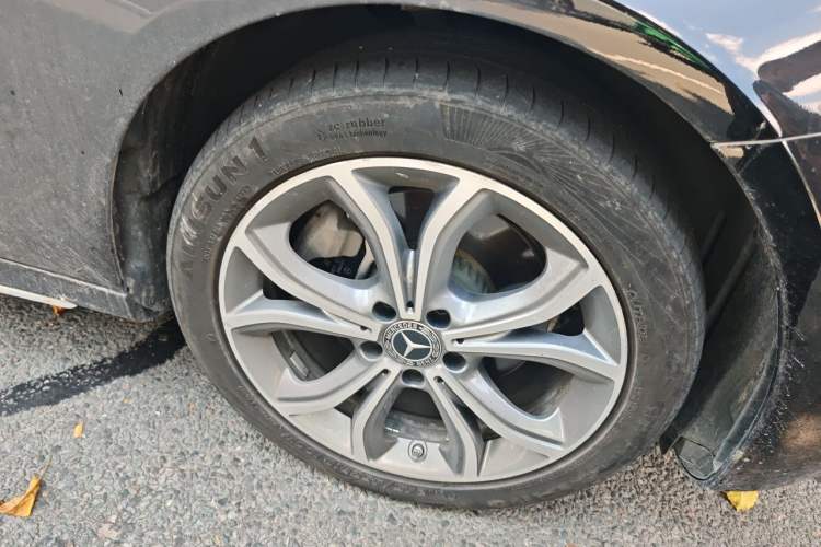 Used Mercedes-Benz E-Class 2021 E 300 L Sporty and Stylish Model Right Front Wheel Hub