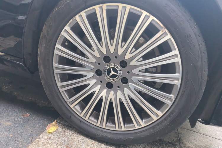Used Mercedes-Benz E-Class 2021 E 300 L Premium Edition Right Front Wheel Hub