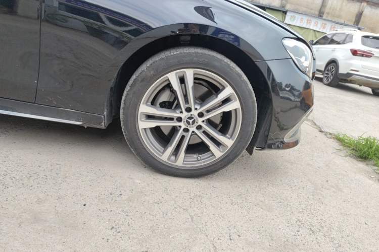 Used Mercedes-Benz E-Class 2021 E 260 L Sport Edition Right Front Wheel Hub