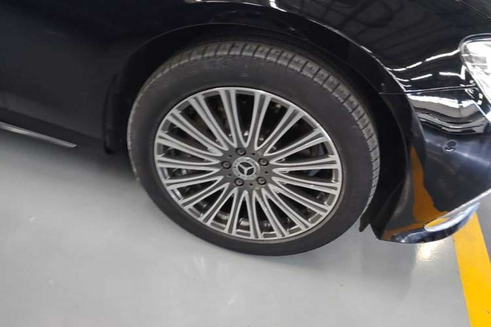 Used Mercedes-Benz E-Class 2021 E 300 L Stylish Model Right Front Wheel Hub
