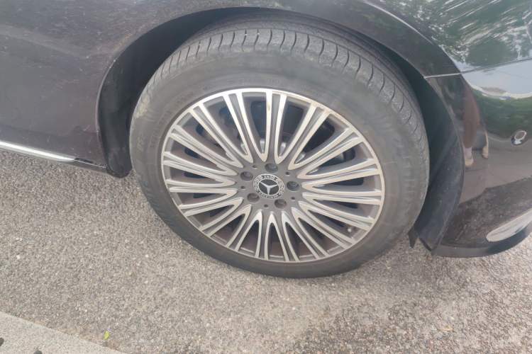 Used Mercedes-Benz E-Class 2021 E 300 L Stylish Model Right Front Wheel Hub