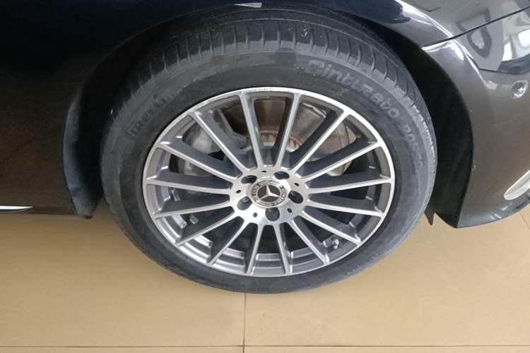 Used Mercedes-Benz E-Class 2021 Facelift E 260 L Right Front Wheel Hub