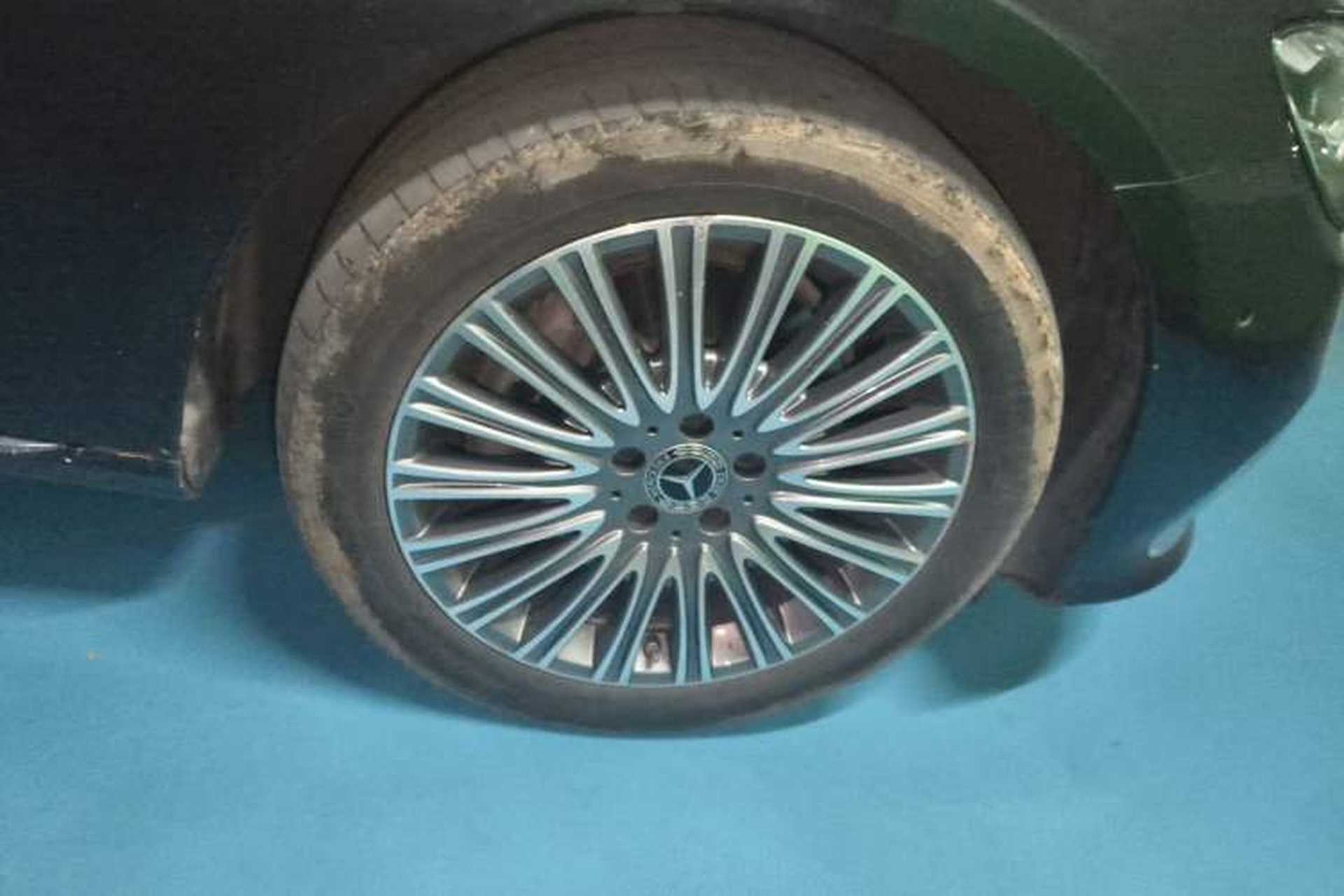 Used Mercedes-Benz E-Class 2021 E 300 L Stylish Model Right Front Wheel Hub