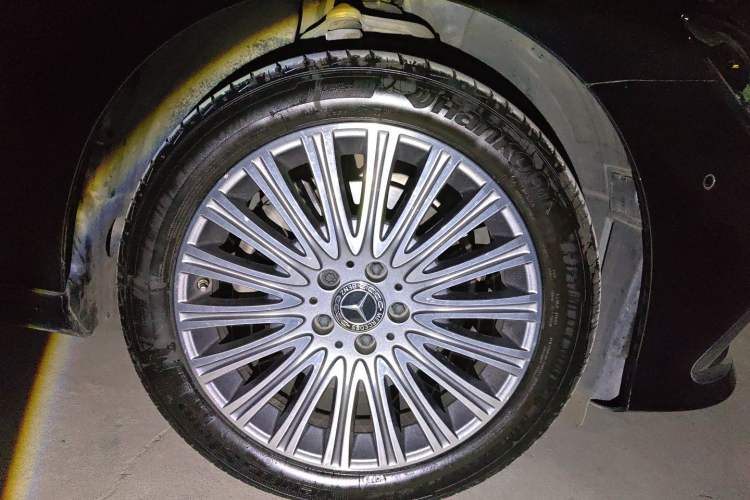 Used Mercedes-Benz E-Class 2021 E 300 L Stylish Model Right Front Wheel Hub