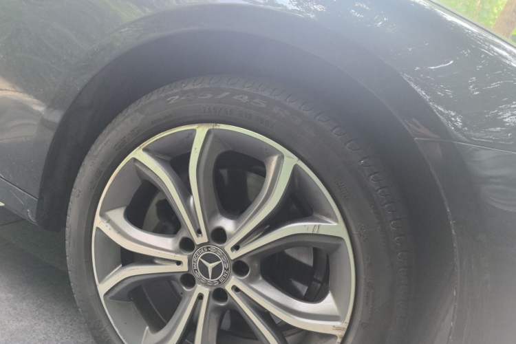 Used Mercedes-Benz E-Class 2021 Restyled E 300 L Sport Luxury Edition Right Front Wheel Hub