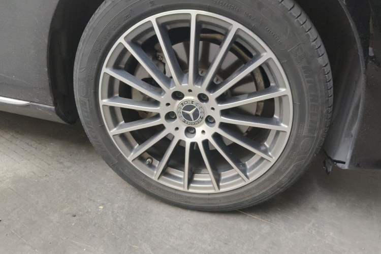 Used Mercedes-Benz E-Class 2021 Facelift E 260 L Right Front Wheel Hub
