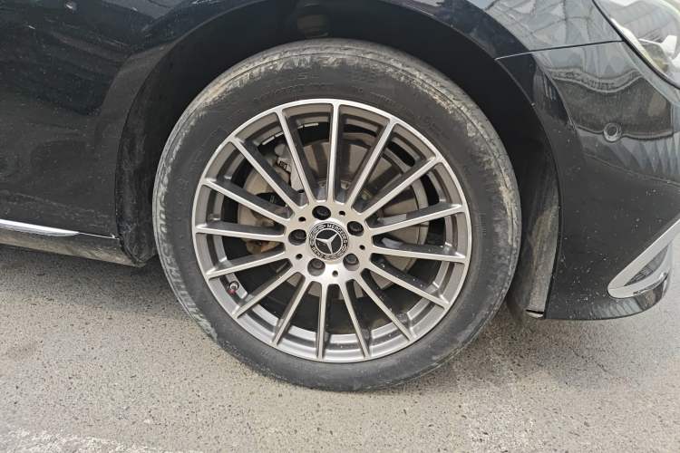 Used Mercedes-Benz E-Class 2021 Facelift E 260 L Right Front Wheel Hub