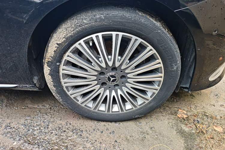 Used Mercedes-Benz E-Class 2021 E 300 L Stylish Model Right Front Wheel Hub