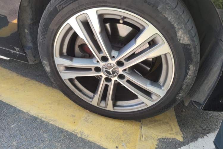 Used Mercedes-Benz E-Class 2021 E 260 L Sport Edition Right Front Wheel Hub