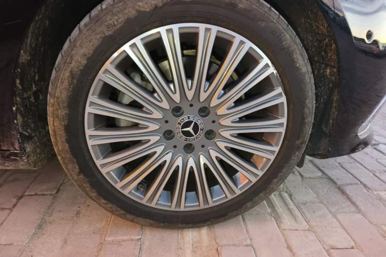 Used Mercedes-Benz E-Class 2021 Facelifted E 300 L Prestige Edition Right Front Wheel Hub