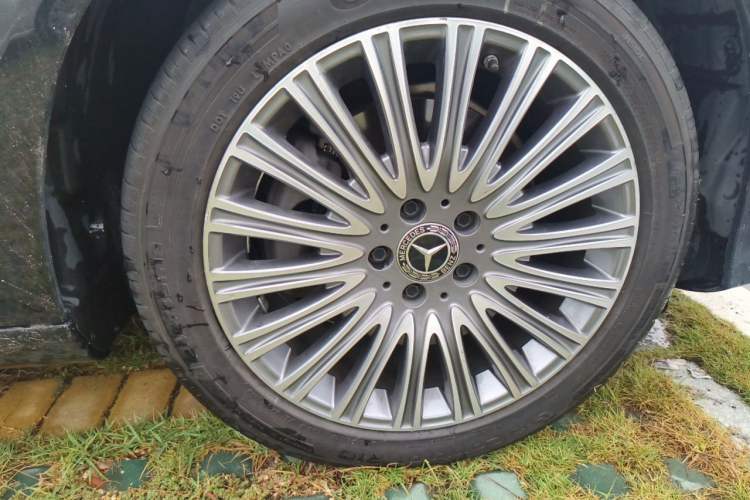 Used Mercedes-Benz E-Class 2021 Facelift E 300 L Stylish Edition Right Front Wheel Hub