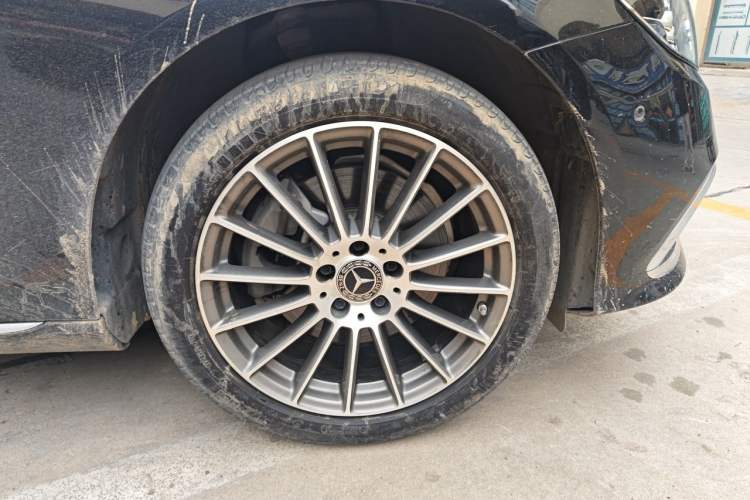 Used Mercedes-Benz E-Class 2021 Facelift E 260 L Right Front Wheel Hub