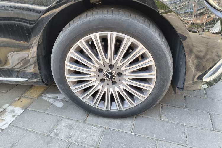 Used Mercedes-Benz E-Class 2021 Facelift E 300 L Stylish Edition Right Front Wheel Hub