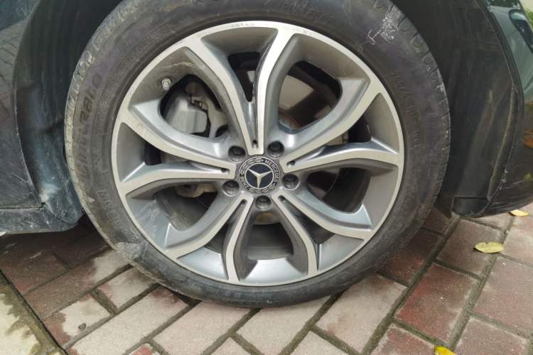 Used Mercedes-Benz E-Class 2021 E 300 L Sporty and Stylish Model Right Front Wheel Hub