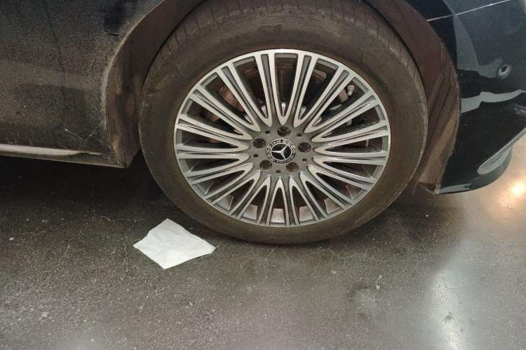 Used Mercedes-Benz E-Class 2021 Restyled E 300 L Luxury Edition Right Front Wheel Hub