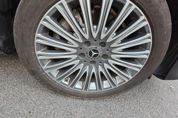 Used Mercedes-Benz E-Class 2021 E 300 L Stylish Model Right Front Wheel Hub