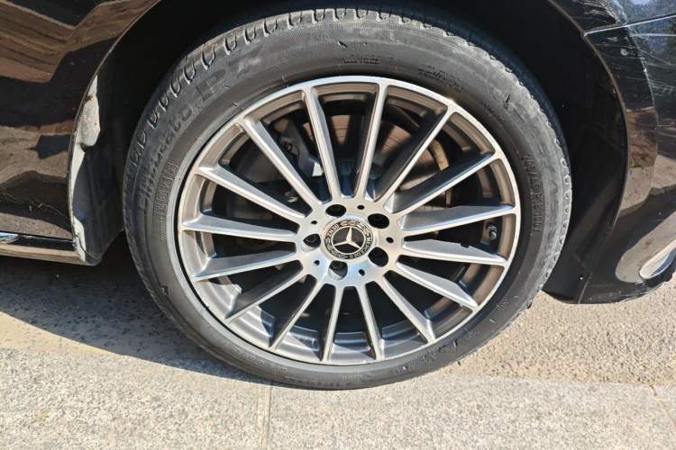 Used Mercedes-Benz E-Class 2021 Facelift E 260 L Right Front Wheel Hub