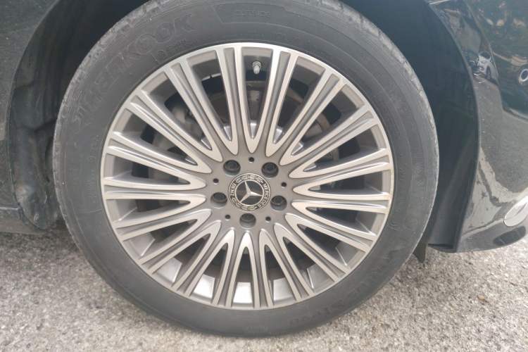 Used Mercedes-Benz E-Class 2021 E 300 L Stylish Model Right Front Wheel Hub
