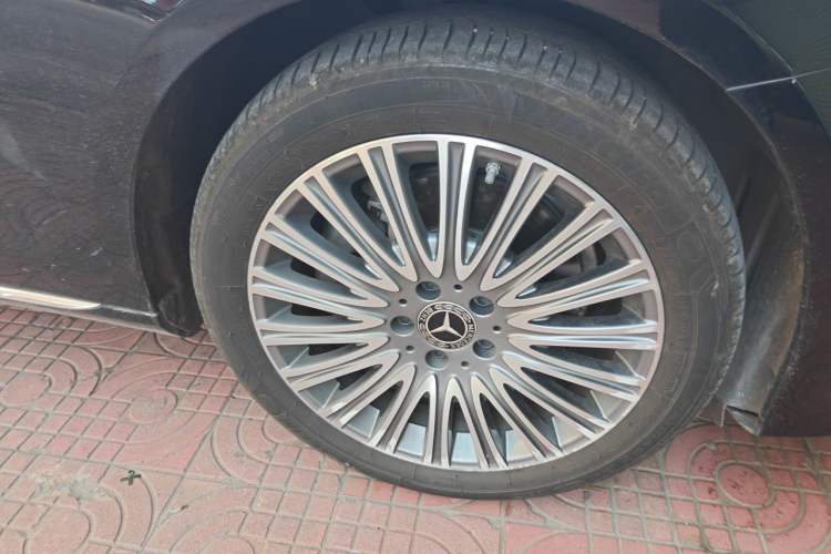 Used Mercedes-Benz E-Class 2021 E 300 L Stylish Model Right Front Wheel Hub