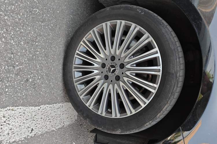 Used Mercedes-Benz E-Class 2021 Facelift E 300 L Stylish Edition Right Front Wheel Hub