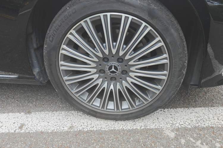 Used Mercedes-Benz E-Class 2021 Facelift E 300 L Stylish Edition Right Front Wheel Hub
