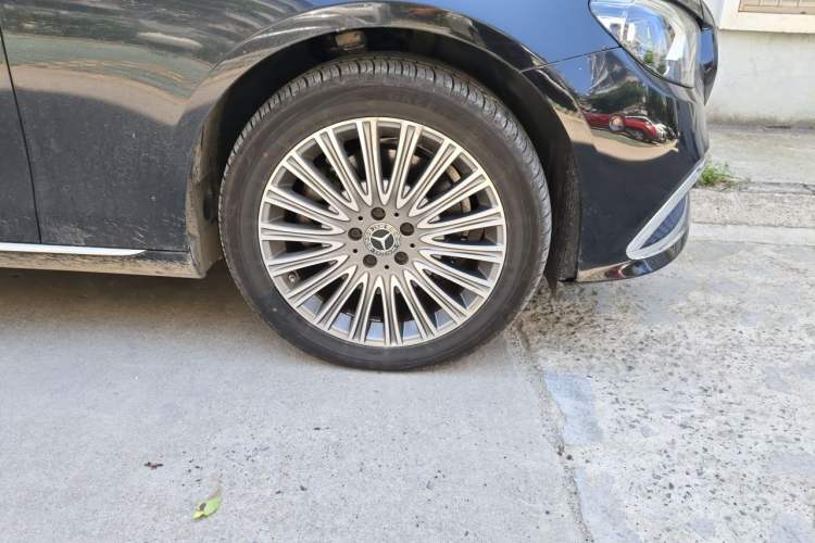 Used Mercedes-Benz E-Class 2021 Facelifted E 300 L Prestige Edition Right Front Wheel Hub