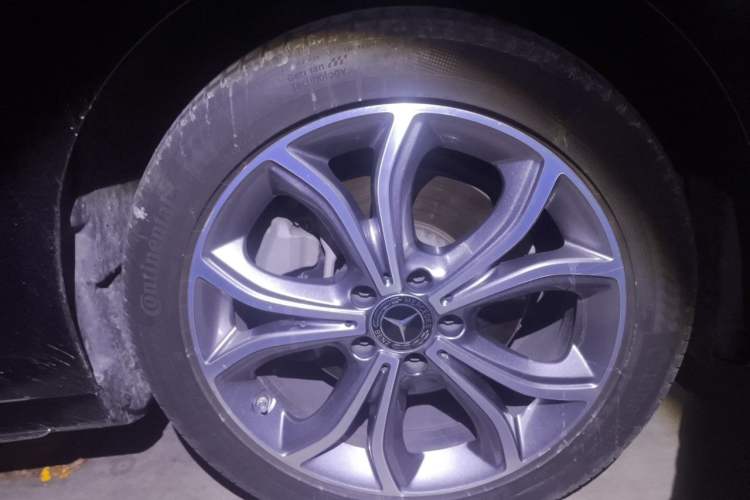 Used Mercedes-Benz E-Class 2021 Restyled E 300 L Sporty and Stylish Edition Right Front Wheel Hub