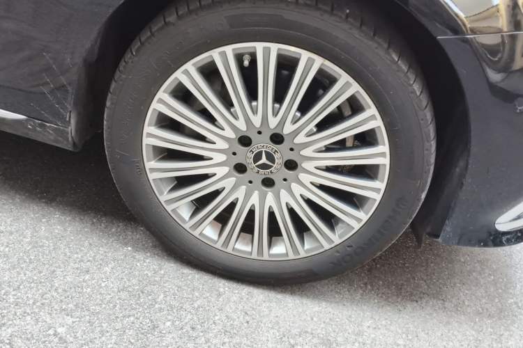 Used Mercedes-Benz E-Class 2021 Facelift E 300 L Stylish Edition Right Front Wheel Hub
