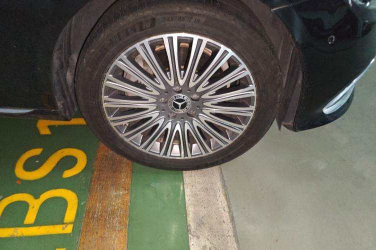 Used Mercedes-Benz E-Class 2021 E 300 L Stylish Model Right Front Wheel Hub