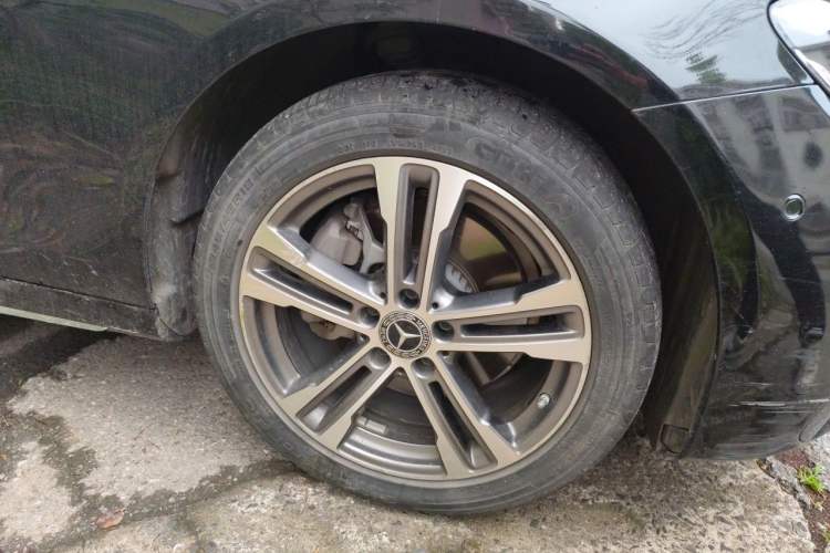 Used Mercedes-Benz E-Class 2021 E 260 L Sport Edition Right Front Wheel Hub