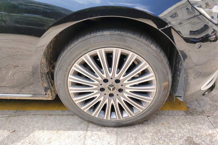Used Mercedes-Benz E-Class 2021 Facelift E 300 L Stylish Edition Right Front Wheel Hub