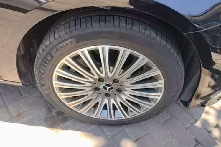 Used Mercedes-Benz E-Class 2021 E 300 L Stylish Model Right Front Wheel Hub