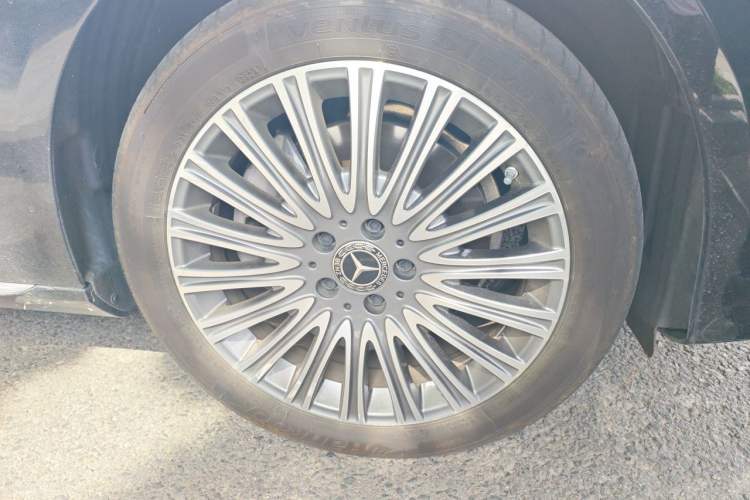 Used Mercedes-Benz E-Class 2021 Facelift E 300 L Stylish Edition Right Front Wheel Hub