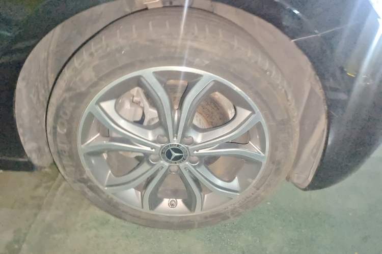 Used Mercedes-Benz E-Class 2021 Restyled E 300 L Sporty and Stylish Edition Right Front Wheel Hub