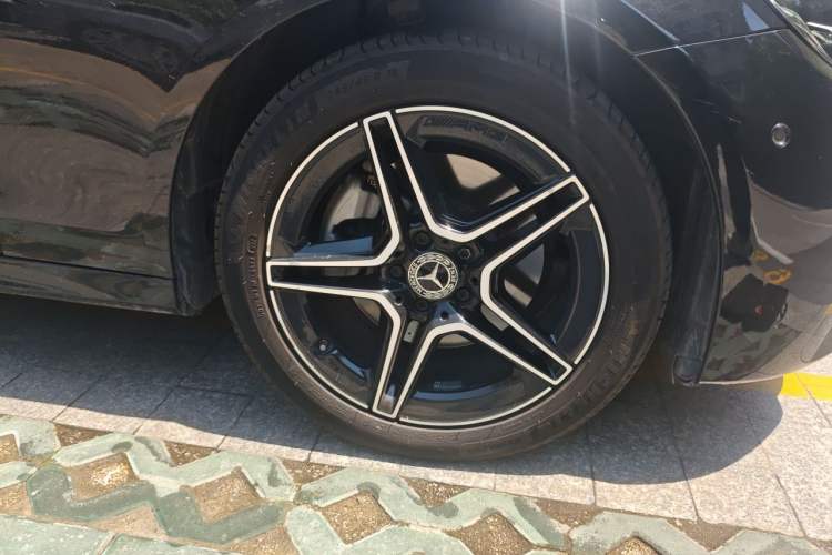 Used Mercedes-Benz E-Class 2021 Updated E 260 Fashion Sport Edition Right Front Wheel Hub